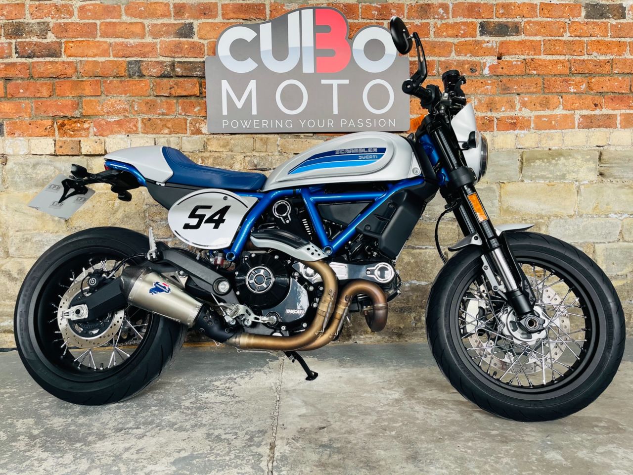 19 Ducati Scrambler 800 Scrambler Cafe Racer 8 990
