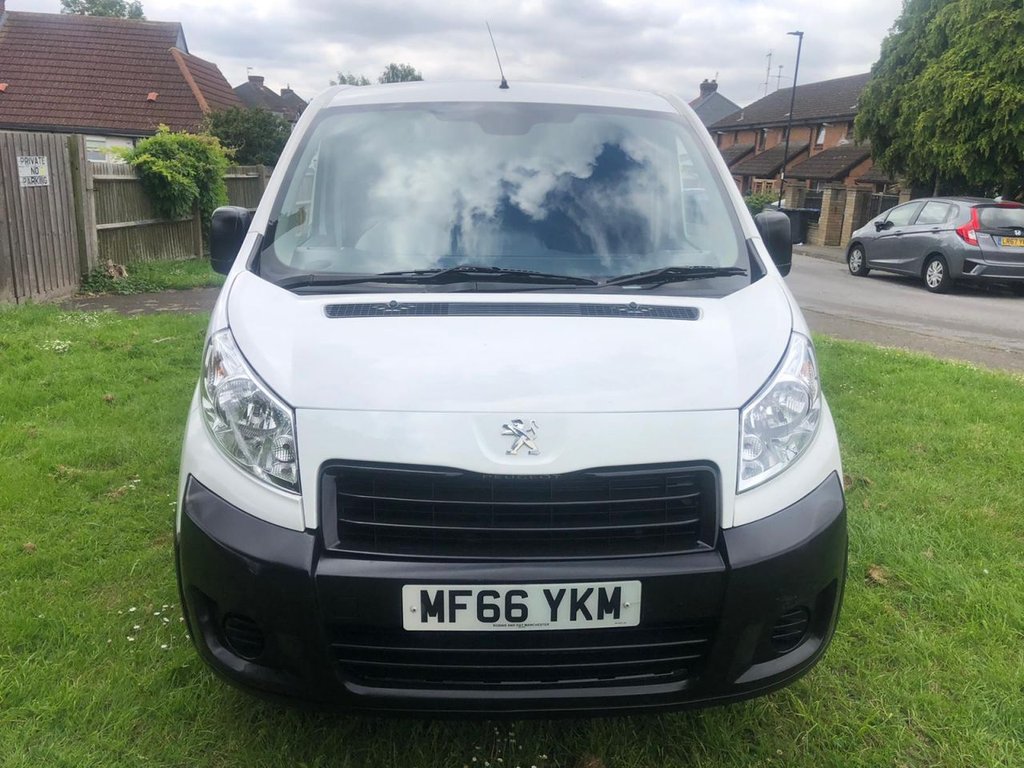 View our PEUGEOT EXPERT
