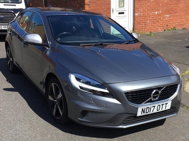 View our VOLVO V40