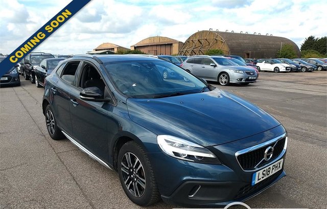 View our VOLVO V40