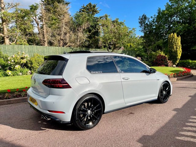 View our VOLKSWAGEN GOLF