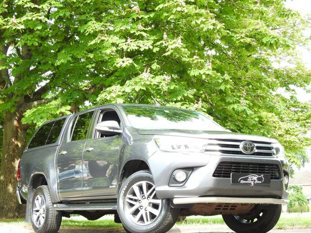 2017 17 Toyota HI-Lux 2.4 INVINCIBLE 4WD D-4D DCB 148 BHP