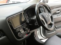 USED 2018 18 MITSUBISHI OUTLANDER 2.0 PHEV 4H 5d 200 BHP SAT NAV LEATHER HEATED SEATS