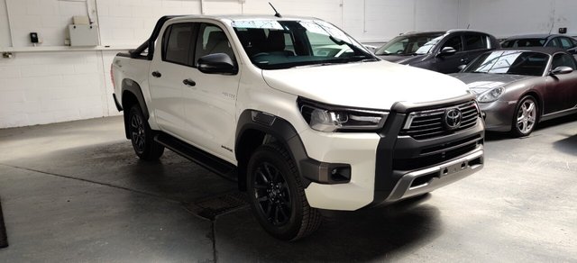 2021 21 Toyota HI-Lux 2.8 INVINCIBLE X 4WD D-4D DCB 202 BHP