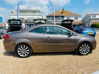 USED 2011 11 FORD FOCUS 2.0 CC2 2d 144 BHP FSH Example with Electric Roof & DAB Stereo