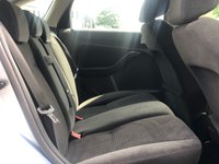 USED 2005 05 FORD FOCUS 1.6 GHIA 16V 5d 116 BHP 