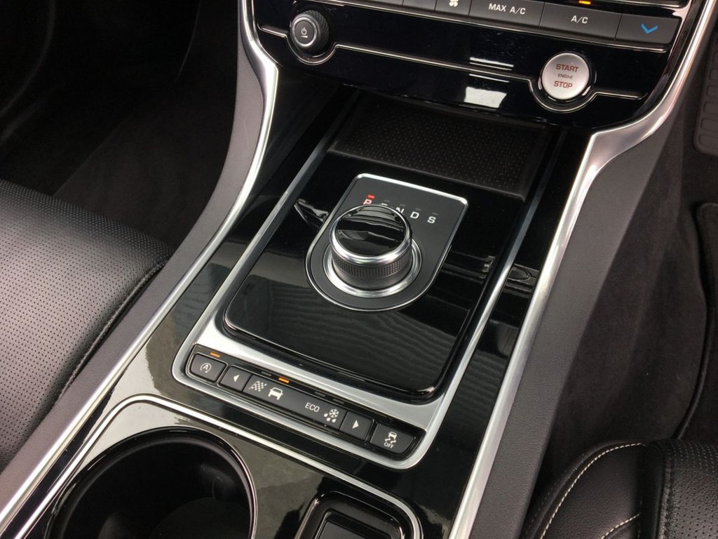 USED 2016 16 JAGUAR XE 2.0 R-SPORT D AWD 4d 178 BHP 