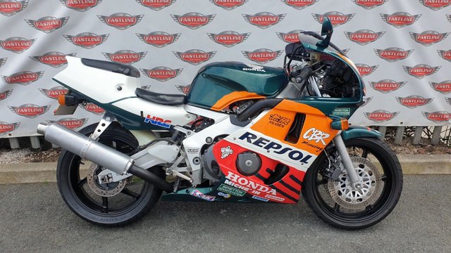 1990 H Honda Cbr 400RR NC29 Gullarm Sports Classic