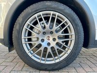 USED 2011 T PORSCHE CAYENNE 3.0 S HYBRID TIPTRONIC S 5d 333 BHP REAR ENTERTAINMENT, PIRELLI TYRES