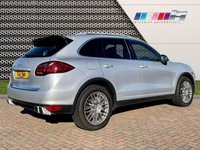 USED 2011 T PORSCHE CAYENNE 3.0 S HYBRID TIPTRONIC S 5d 333 BHP REAR ENTERTAINMENT, PIRELLI TYRES