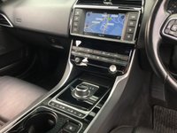 USED 2016 66 JAGUAR XE 2.0 PRESTIGE 4d 161 BHP 