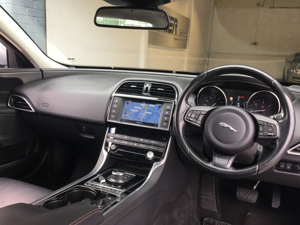 USED 2016 66 JAGUAR XE 2.0 PRESTIGE 4d 161 BHP 