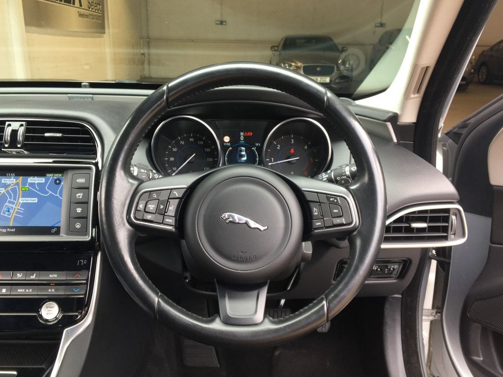 USED 2016 66 JAGUAR XE 2.0 PRESTIGE 4d 161 BHP 