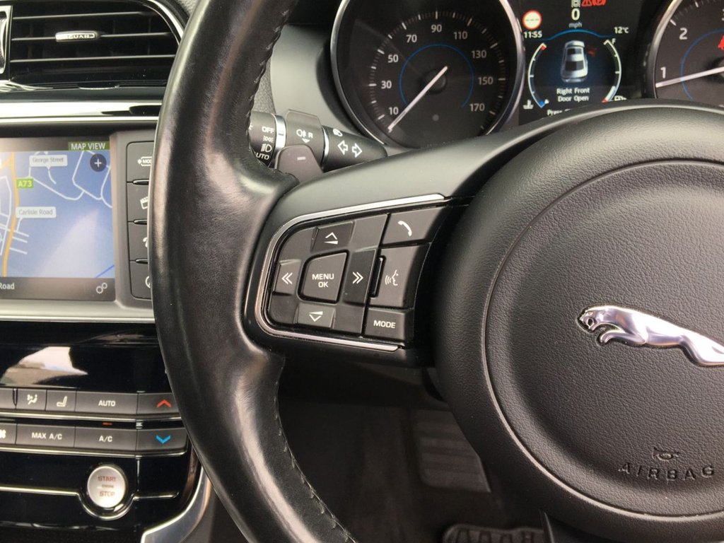 USED 2016 66 JAGUAR XE 2.0 PRESTIGE 4d 161 BHP 