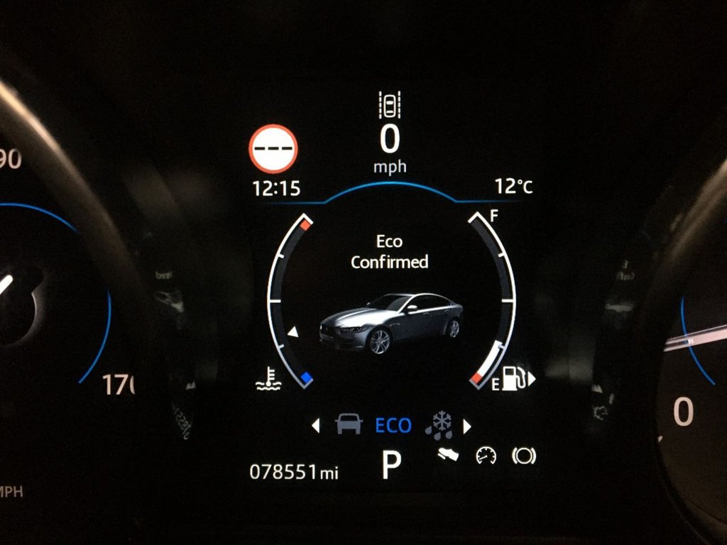 USED 2016 66 JAGUAR XE 2.0 PRESTIGE 4d 161 BHP 