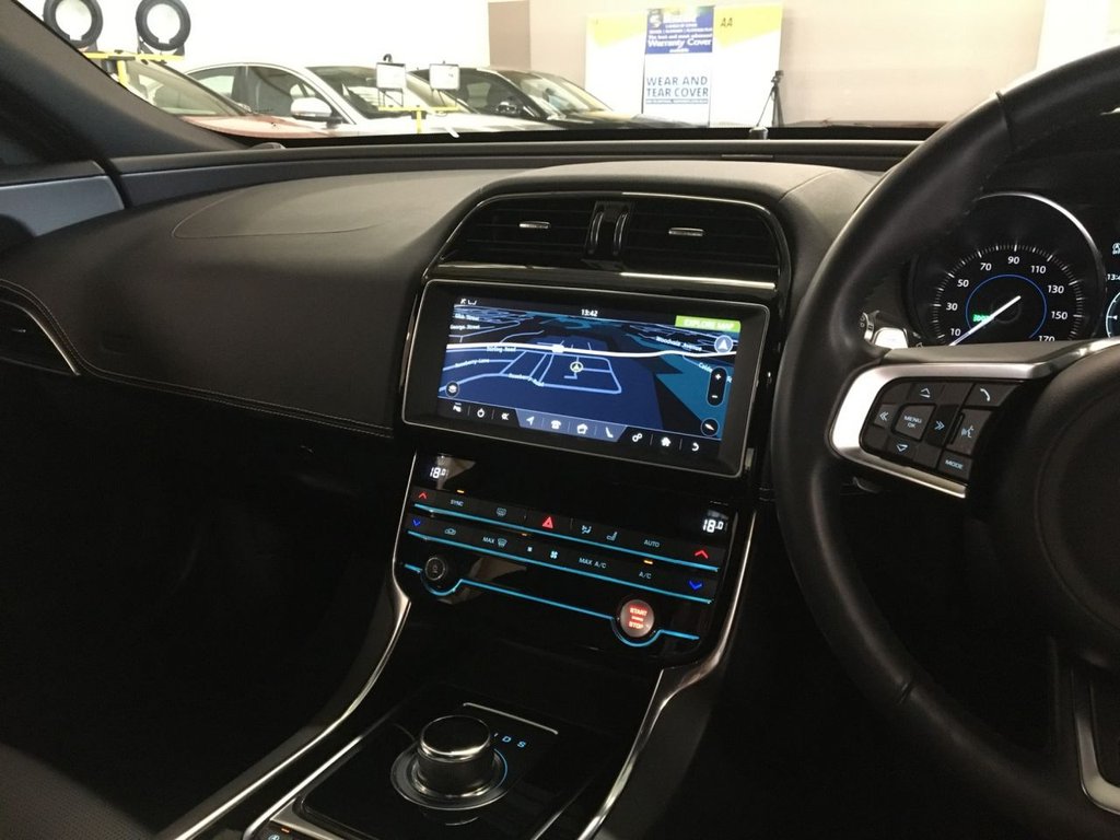 USED 2018 68 JAGUAR XE 2.0 R-SPORT 4d 198 BHP 