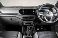 USED 2019 19 VOLKSWAGEN T-CROSS 1.0 R-LINE TSI 5d 114 BHP 