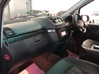USED 2015 15 MERCEDES-BENZ VIANO 2.1 AMBIENTE CDI BLUEEFFICENCY  5d 163 BHP * EXTRA LONG * REAR TABLES * LOW MILES *  BI-XENON HEADLAMPS WITH CORNERING FUNCTION *