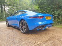 USED 2017 67 JAGUAR F-TYPE 5.0 V8 R AWD 2d 543 BHP PAN ROOF+CARBON ALLOYS+KEYLESS