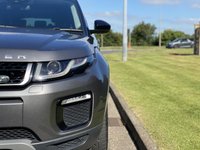 USED 2015 65 LAND ROVER RANGE ROVER EVOQUE 2.0 TD4 SE TECH 5d 177 BHP 4WD AUTO Black Pack Sat Nav Leather