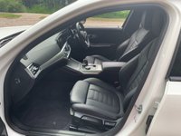 USED 2019 69 BMW 3 SERIES 2.0 320D M SPORT 4d 188 BHP STUNNING (NEW SHAPE) HUGE SPECIFICATION BMW 320 D M/SPORT AUTOMATIC - FINISHED IN FROZEN BRILLIANT WHITE WITH FULL BLACK LEATHER INTERIOR