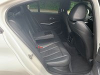 USED 2019 69 BMW 3 SERIES 2.0 320D M SPORT 4d 188 BHP STUNNING (NEW SHAPE) HUGE SPECIFICATION BMW 320 D M/SPORT AUTOMATIC - FINISHED IN FROZEN BRILLIANT WHITE WITH FULL BLACK LEATHER INTERIOR