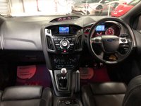 USED 2013 13 FORD FOCUS 2.0 ST-3 5d 247 BHP * LOW MILES * NICE SPEC * HEATED  FRONT SEATS * LEATHER TRIM * PRIVACY GLASS * CLIMATE CONTROL * PARKING SENSORS * 18 INCH ALLOY WHEELS *