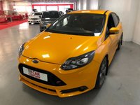 USED 2013 13 FORD FOCUS 2.0 ST-3 5d 247 BHP * LOW MILES * NICE SPEC * HEATED  FRONT SEATS * LEATHER TRIM * PRIVACY GLASS * CLIMATE CONTROL * PARKING SENSORS * 18 INCH ALLOY WHEELS *