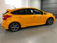 USED 2013 13 FORD FOCUS 2.0 ST-3 5d 247 BHP * LOW MILES * NICE SPEC * HEATED  FRONT SEATS * LEATHER TRIM * PRIVACY GLASS * CLIMATE CONTROL * PARKING SENSORS * 18 INCH ALLOY WHEELS *