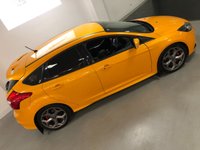USED 2013 13 FORD FOCUS 2.0 ST-3 5d 247 BHP * LOW MILES * NICE SPEC * HEATED  FRONT SEATS * LEATHER TRIM * PRIVACY GLASS * CLIMATE CONTROL * PARKING SENSORS * 18 INCH ALLOY WHEELS *