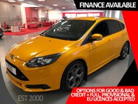 USED 2013 13 FORD FOCUS 2.0 ST-3 5d 247 BHP * LOW MILES * NICE SPEC * HEATED  FRONT SEATS * LEATHER TRIM * PRIVACY GLASS * CLIMATE CONTROL * PARKING SENSORS * 18 INCH ALLOY WHEELS *