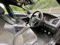 USED 2015 15 VOLVO XC60 2.0 D4 R-DESIGN 5d 188 BHP ESTATE