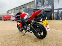 USED 2010 10 YAMAHA YZF-R125 124cc ONLY 4,043 MILES FROM NEW