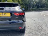 USED 2018 68 JAGUAR F-PACE 2.0 R-SPORT AWD 5d 177 BHP Glass Panoramic Black Pack