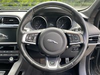 USED 2018 68 JAGUAR F-PACE 2.0 R-SPORT AWD 5d 177 BHP Glass Panoramic Black Pack