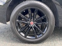 USED 2018 68 JAGUAR F-PACE 2.0 R-SPORT AWD 5d 177 BHP Glass Panoramic Black Pack