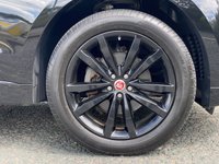 USED 2018 68 JAGUAR F-PACE 2.0 R-SPORT AWD 5d 177 BHP Glass Panoramic Black Pack