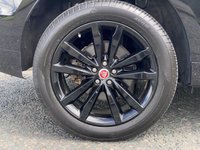 USED 2018 68 JAGUAR F-PACE 2.0 R-SPORT AWD 5d 177 BHP Glass Panoramic Black Pack