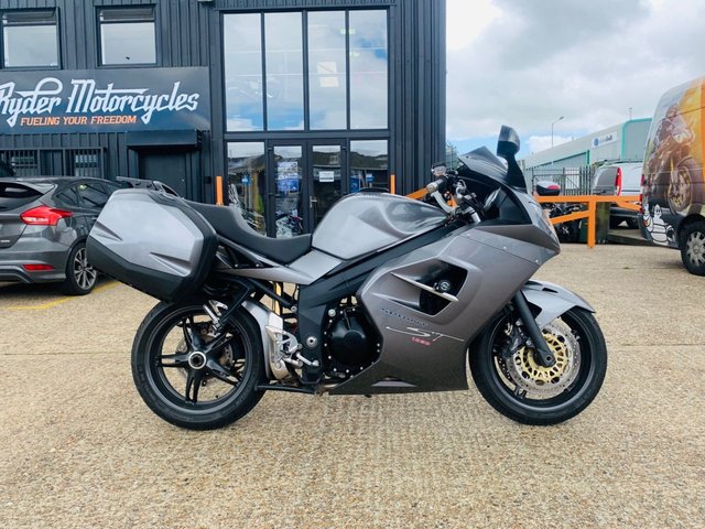 2009 58 Triumph Sprint ST 1050 1050cc