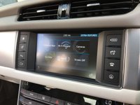 USED 2017 66 JAGUAR XF 2.0 PRESTIGE 4d 161 BHP 