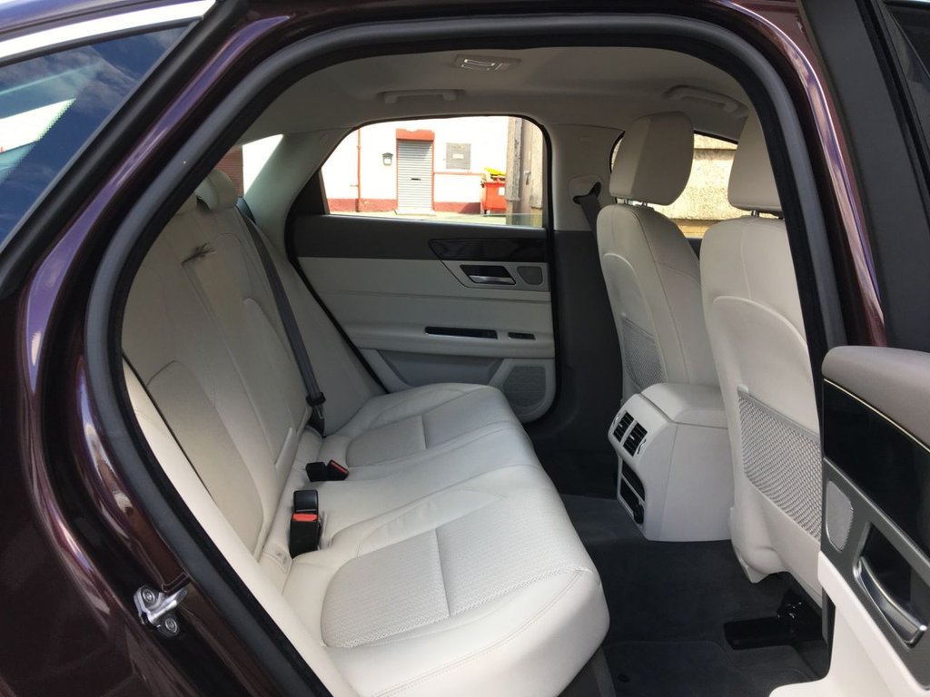 USED 2017 66 JAGUAR XF 2.0 PRESTIGE 4d 161 BHP 