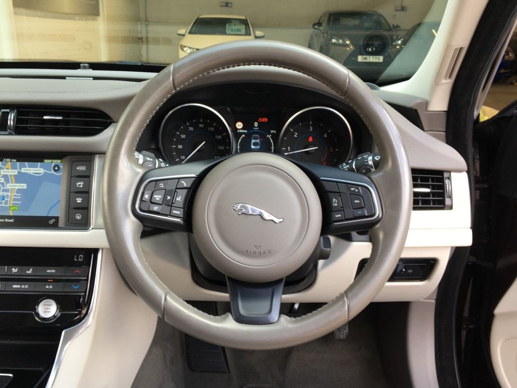 USED 2017 66 JAGUAR XF 2.0 PRESTIGE 4d 161 BHP 