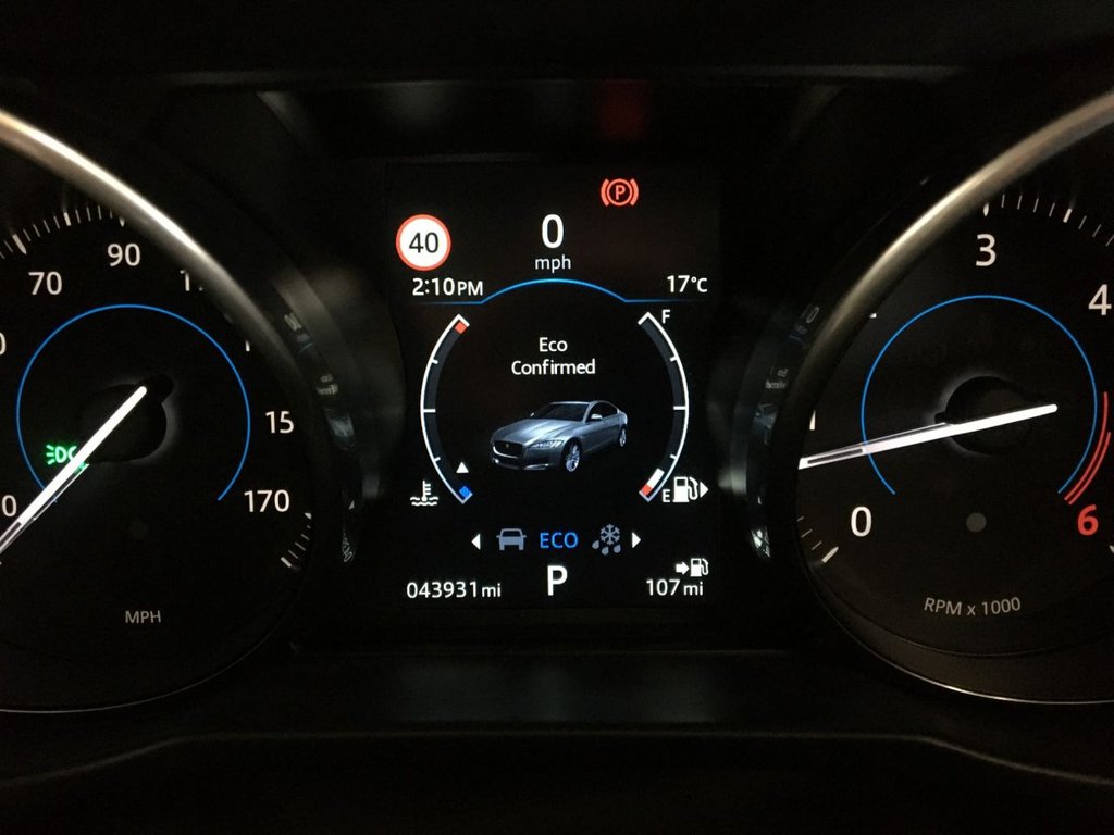USED 2017 66 JAGUAR XF 2.0 PRESTIGE 4d 161 BHP 