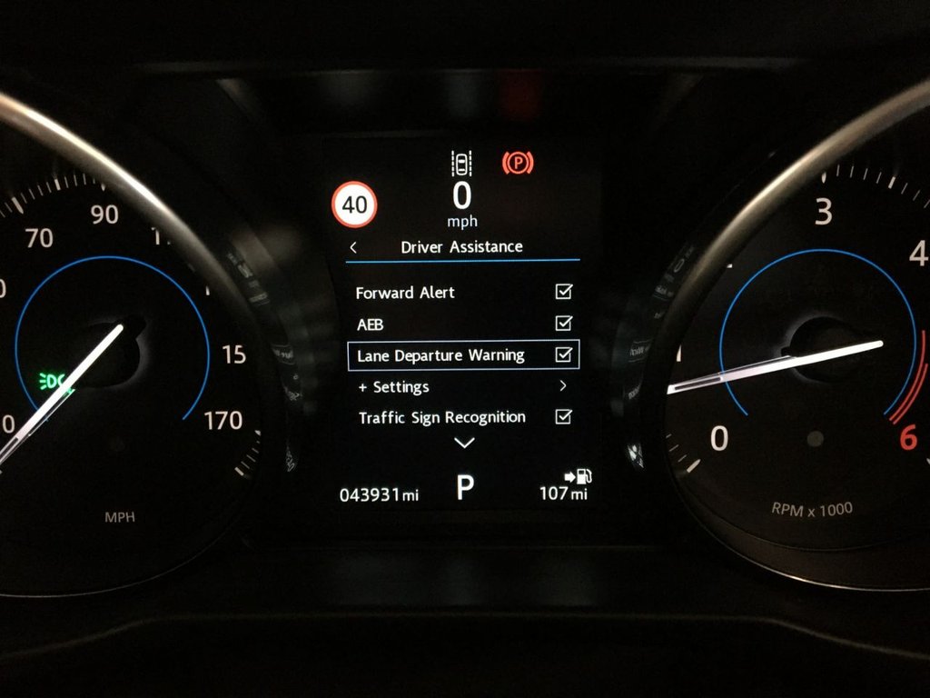 USED 2017 66 JAGUAR XF 2.0 PRESTIGE 4d 161 BHP 