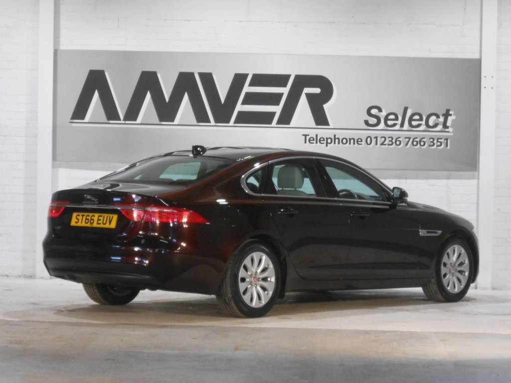 USED 2017 66 JAGUAR XF 2.0 PRESTIGE 4d 161 BHP 