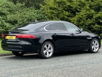 USED 2017 17 JAGUAR XF 2.0 D PORTFOLIO AWD 4d 177 BHP Glass Sunroof Heated Wheel