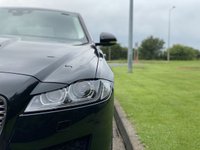 USED 2017 17 JAGUAR XF 2.0 D PORTFOLIO AWD 4d 177 BHP Glass Sunroof Heated Wheel