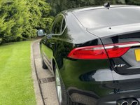 USED 2017 17 JAGUAR XF 2.0 D PORTFOLIO AWD 4d 177 BHP Glass Sunroof Heated Wheel