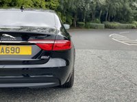 USED 2017 17 JAGUAR XF 2.0 D PORTFOLIO AWD 4d 177 BHP Glass Sunroof Heated Wheel