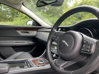 USED 2017 17 JAGUAR XF 2.0 D PORTFOLIO AWD 4d 177 BHP Glass Sunroof Heated Wheel